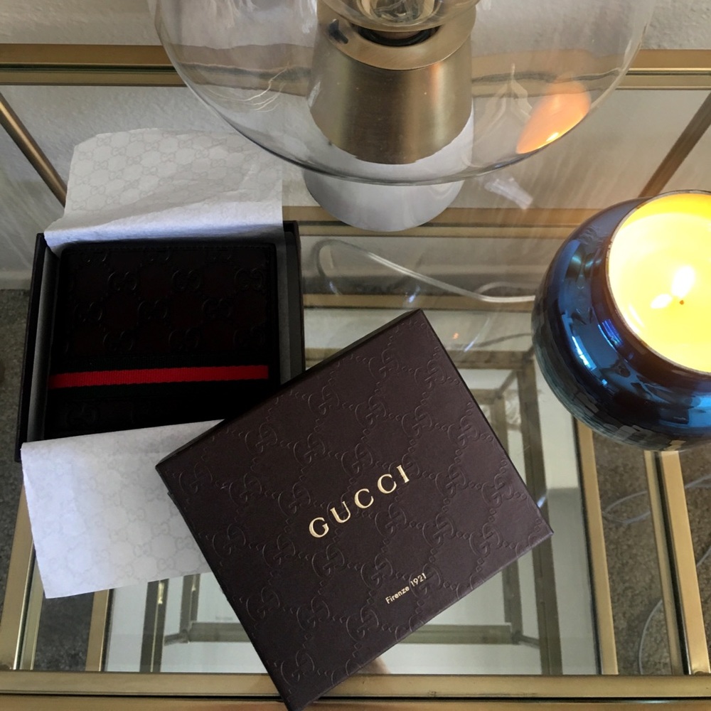 GUCCI Brown Guccissima Signature Web Wallet - Picture 2 of 6